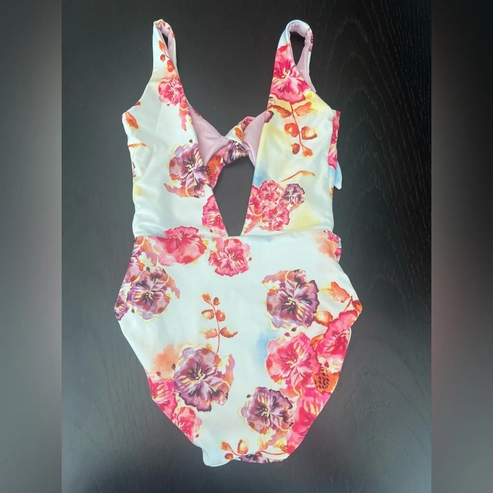 Agua Bendita ruby one